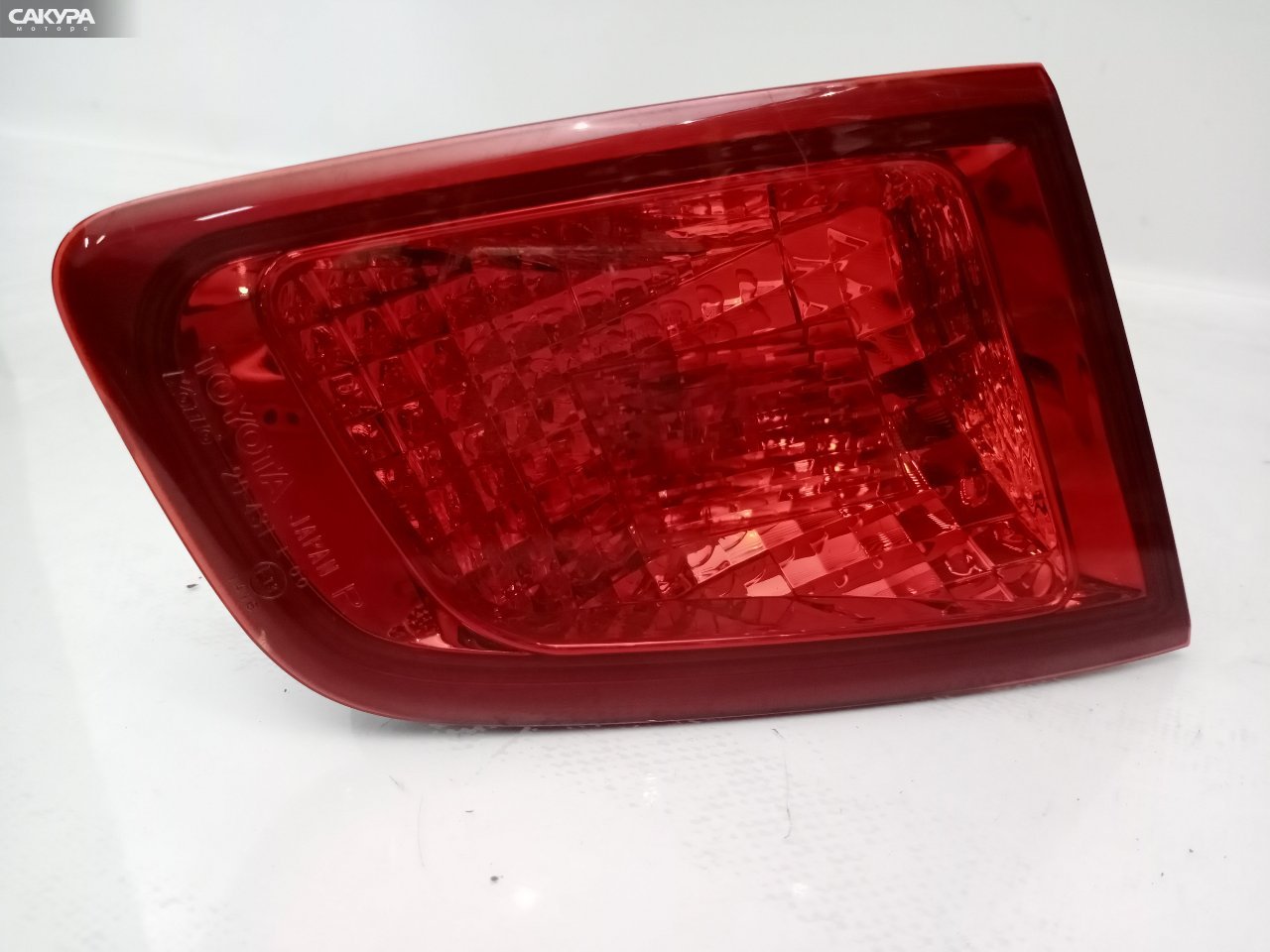 Фонарь вставка багажника правый Toyota Premio ZZT240 20-431: купить в Сакура Красноярск.