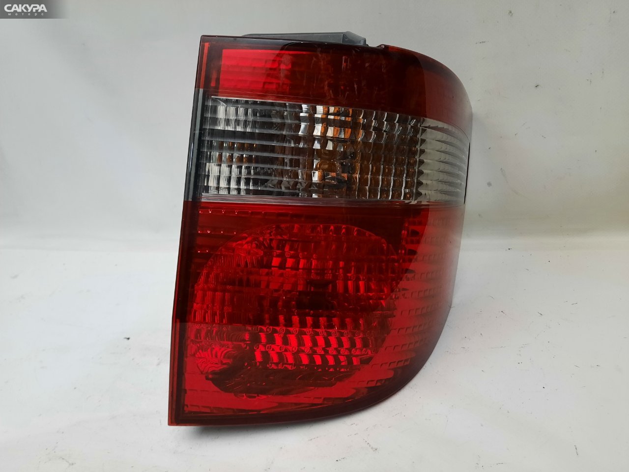 Фонарь стоп-сигнала правый Toyota Alphard ANH10W 58-5: купить в Сакура Красноярск.