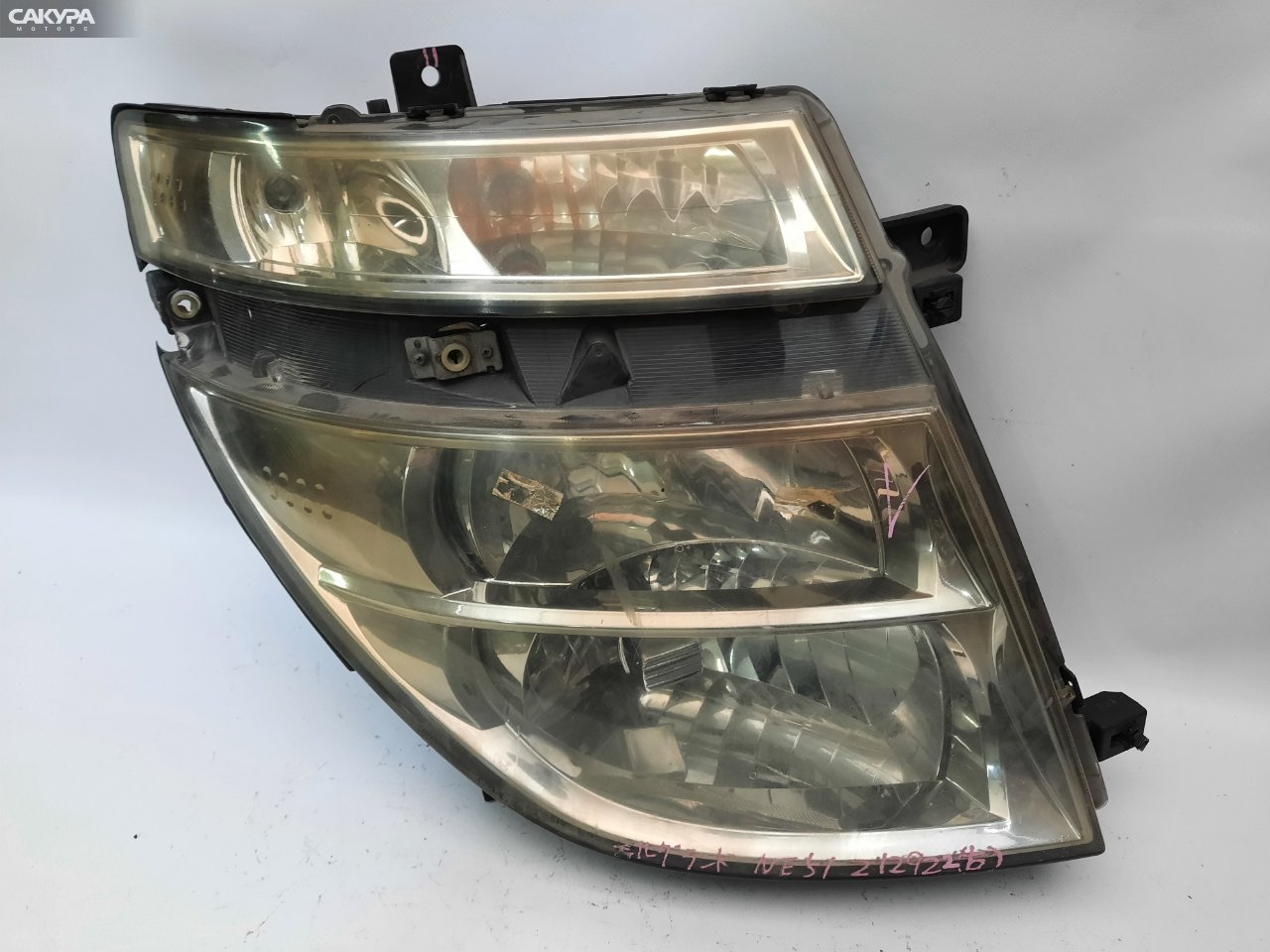Фара правая Nissan Elgrand NE51 100-24825: купить в Сакура Красноярск.