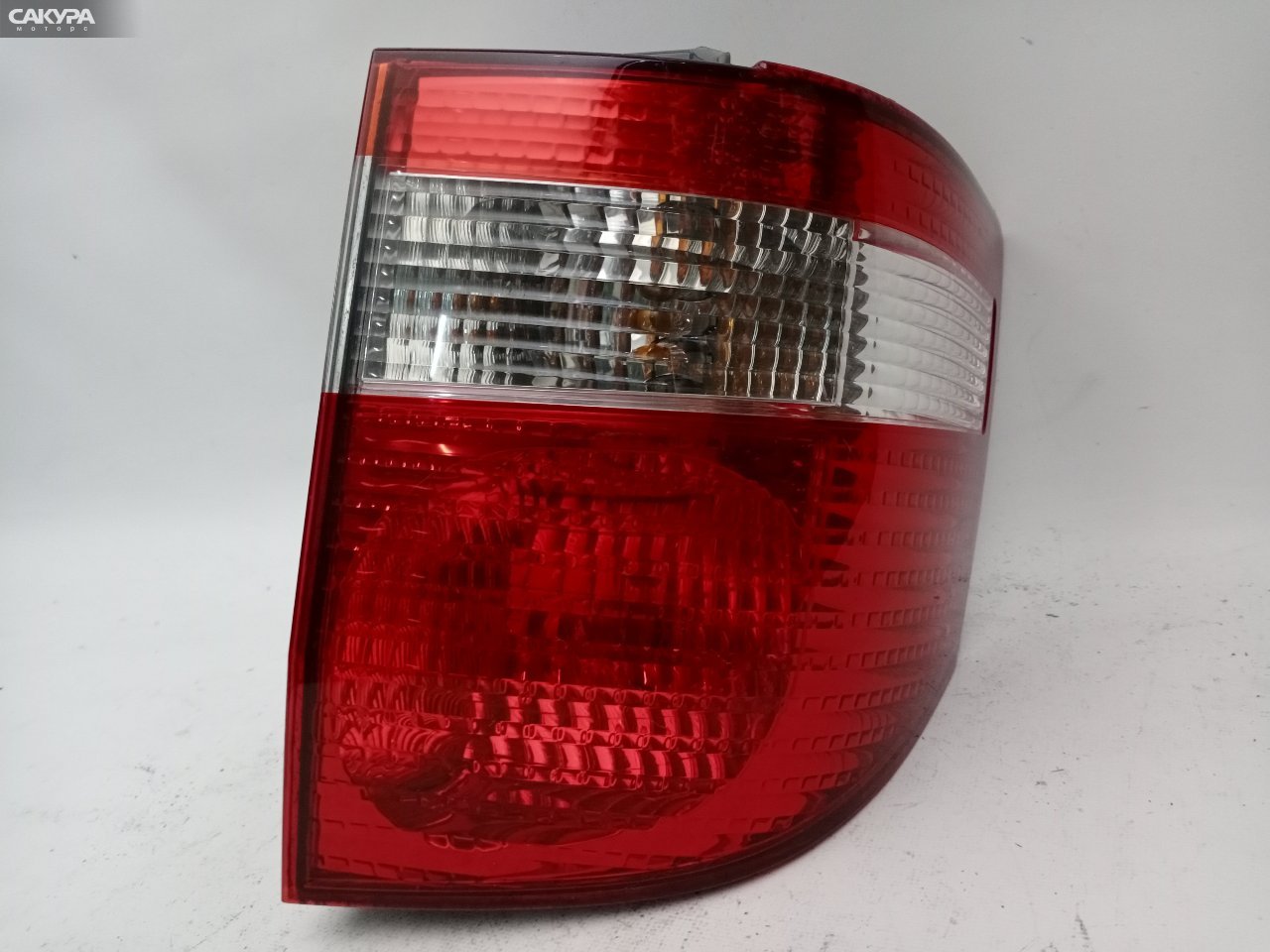 Фонарь стоп-сигнала правый Toyota Alphard ANH10W 58-4: купить в Сакура Красноярск.