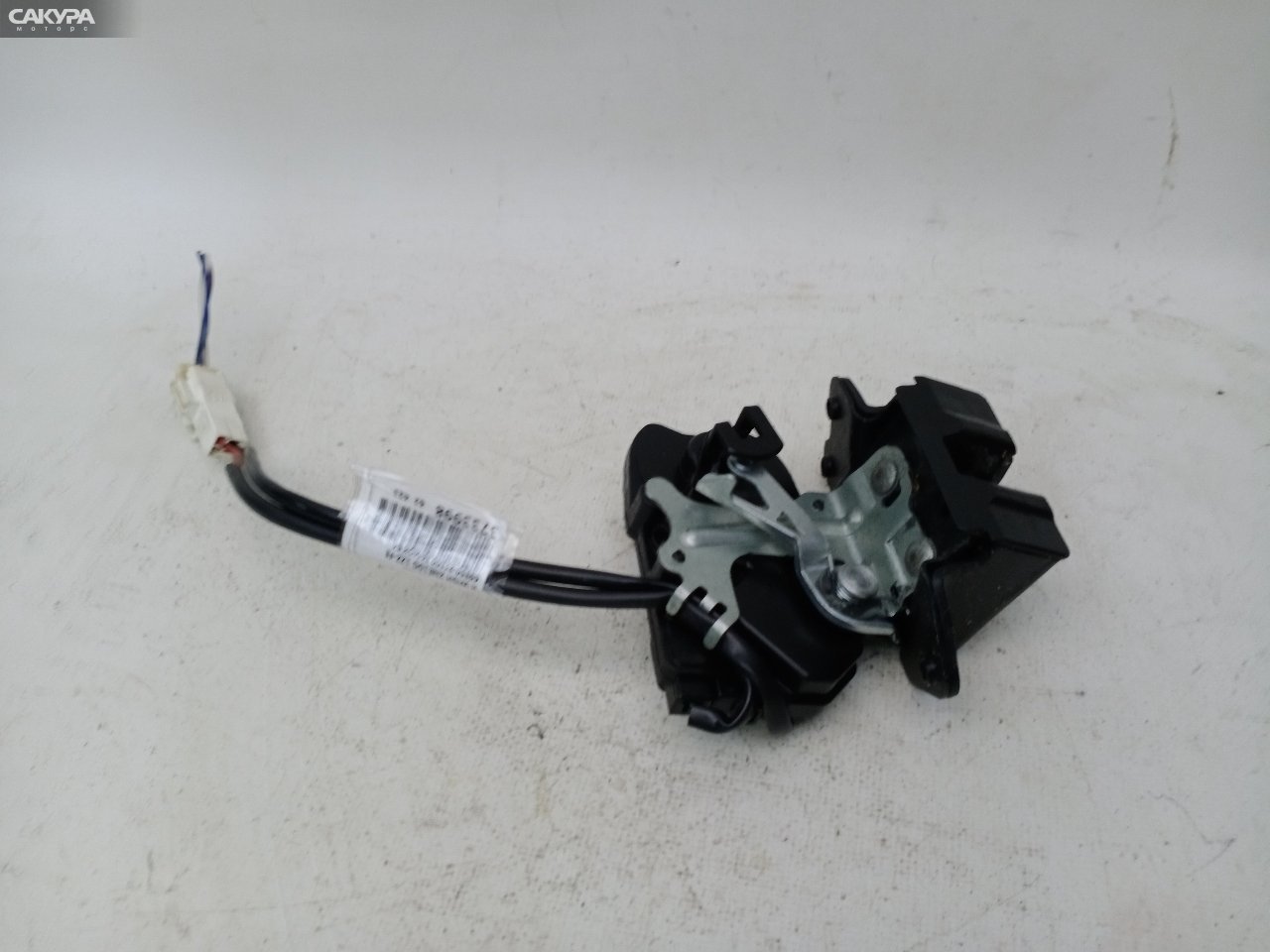Замок багажника задний Toyota Wish ZNE10G 1ZZ-FE: купить в Сакура Красноярск.