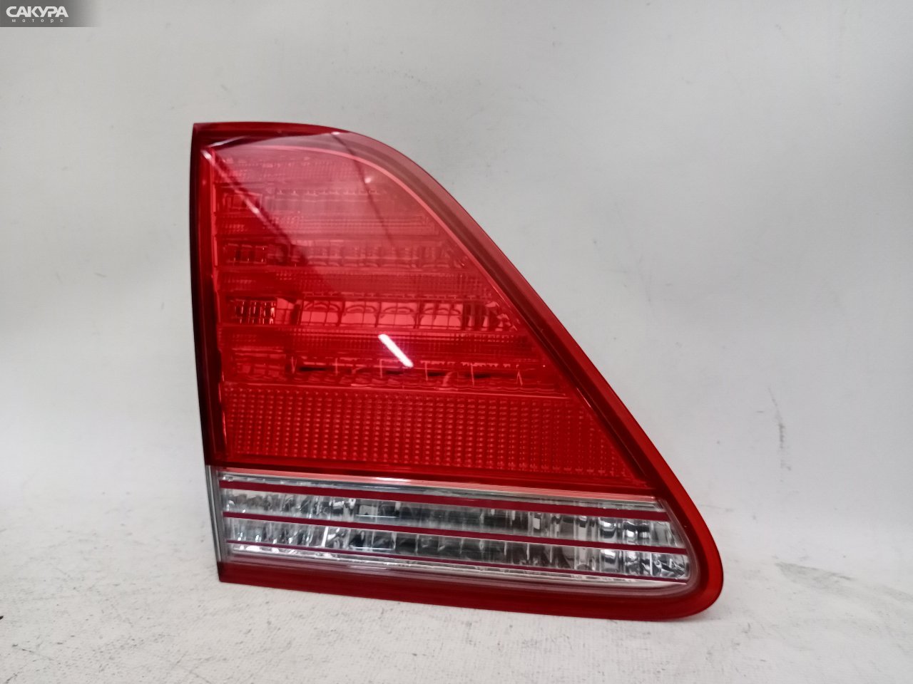 Фонарь вставка багажника левый Toyota Crown GRS180 4GR-FSE 30-304: купить в Сакура Красноярск.