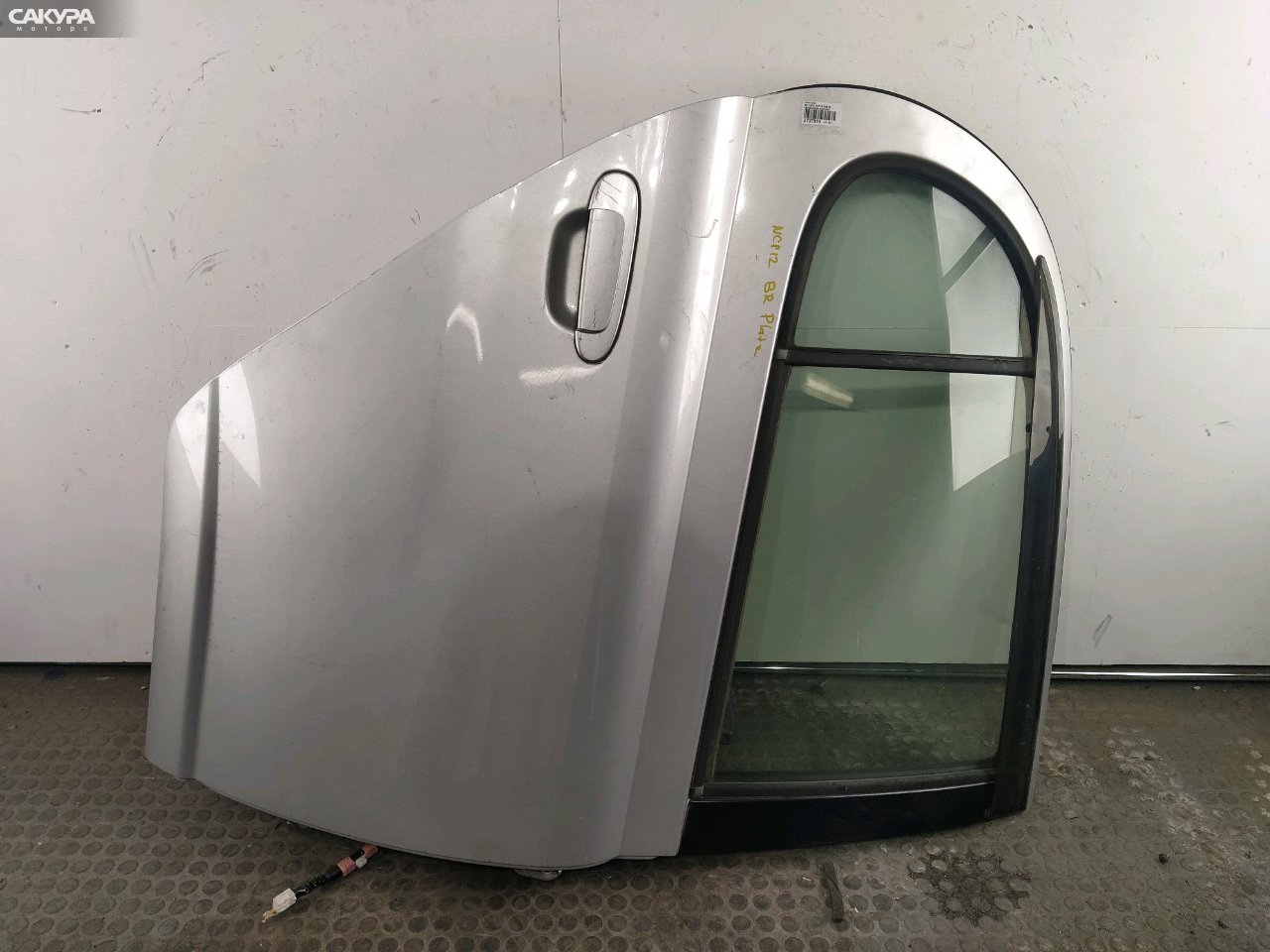 Дверь боковая задняя правая Toyota Platz NCP12 1NZ-FE: купить в Сакура Красноярск.