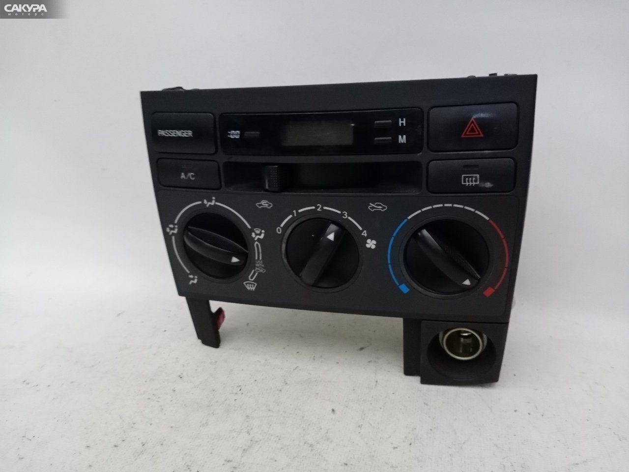 Блок управления климат-контролем Toyota Corolla Spacio NZE121N 1NZ-FE: купить в Сакура Красноярск.