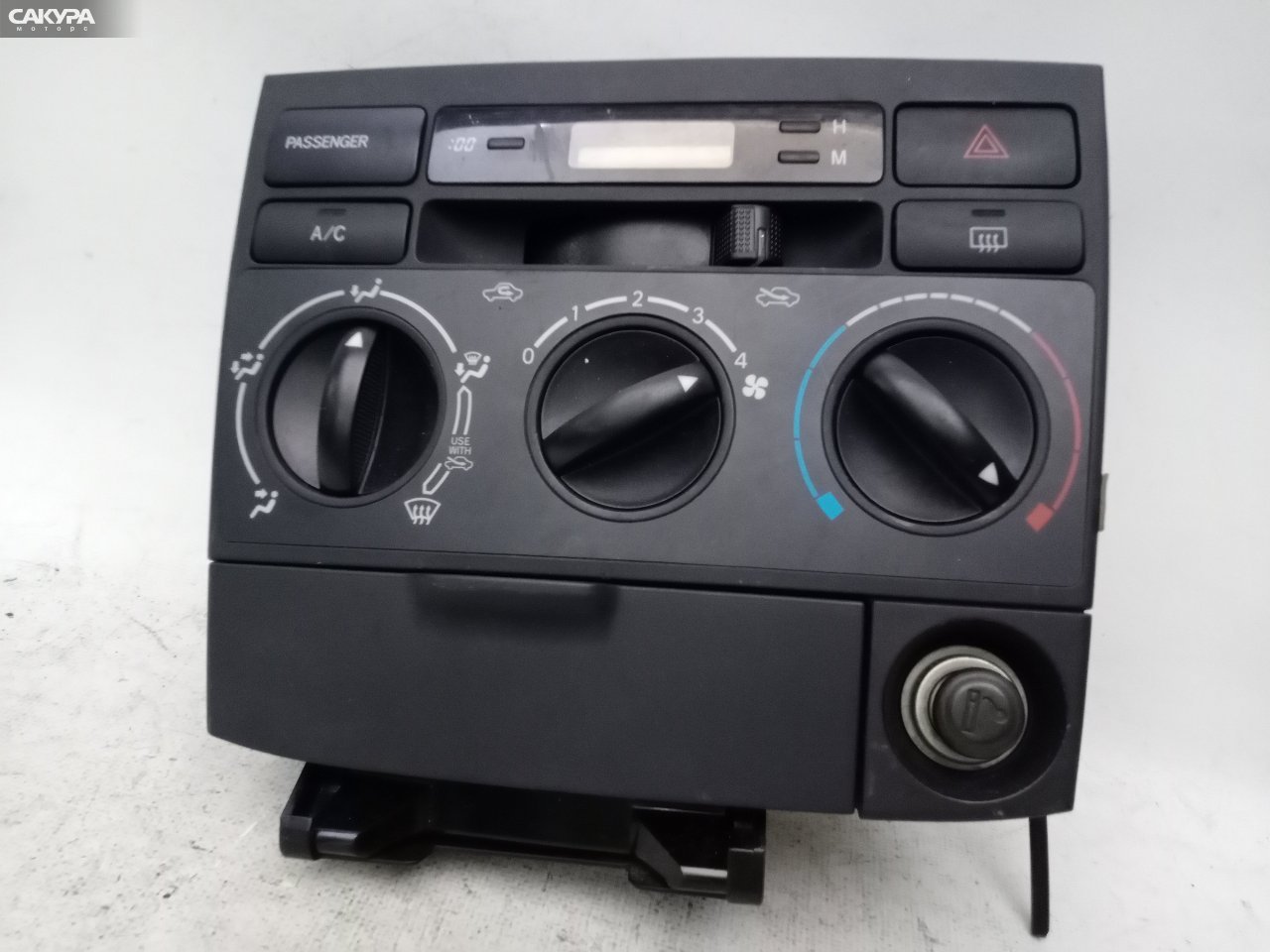 Блок управления климат-контролем Toyota Corolla Spacio NZE121N 1NZ-FE: купить в Сакура Красноярск.