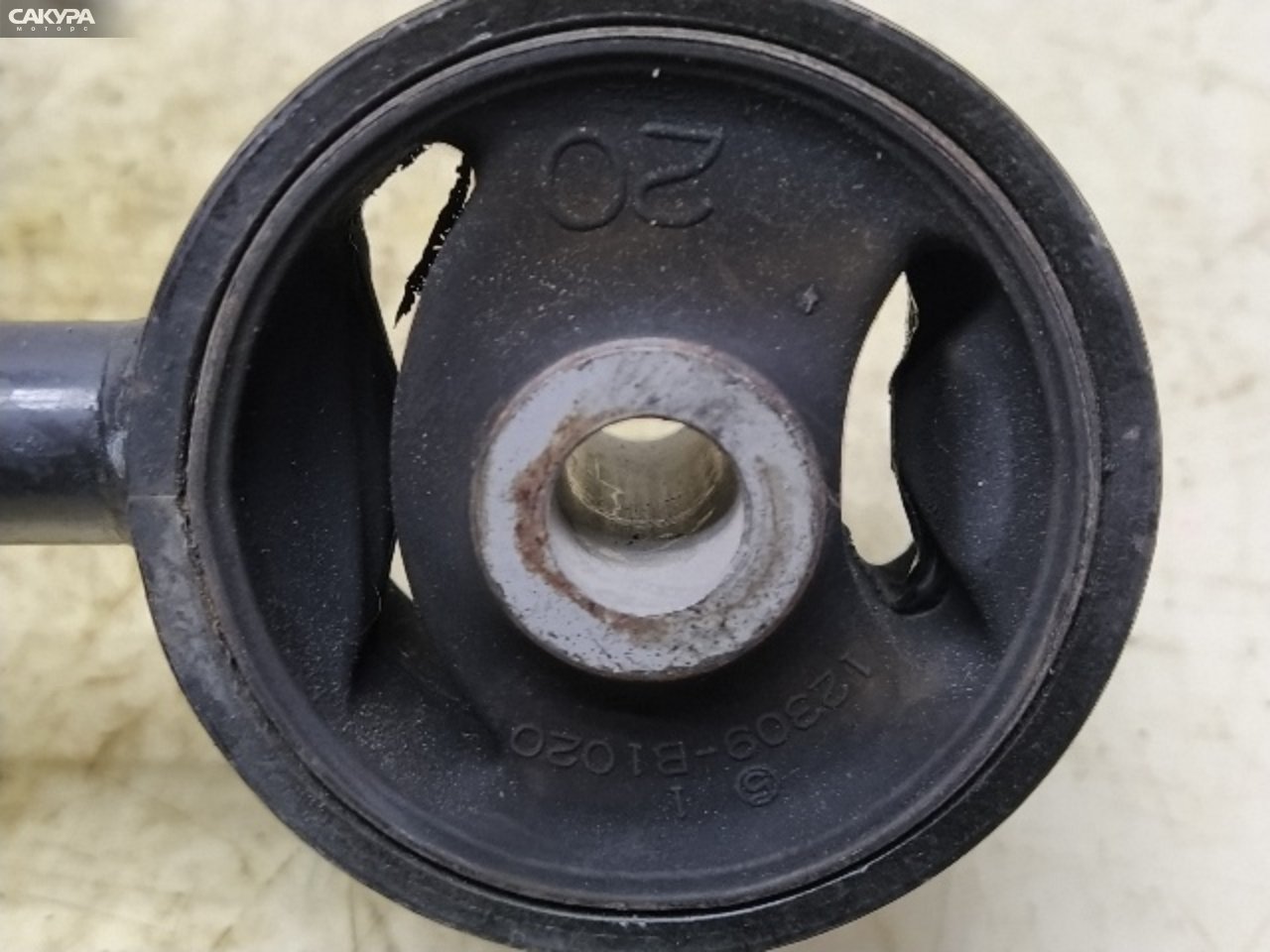 Подушка двигателя задняя Toyota Passo KGC10 1KR-FE: купить в Сакура Красноярск.