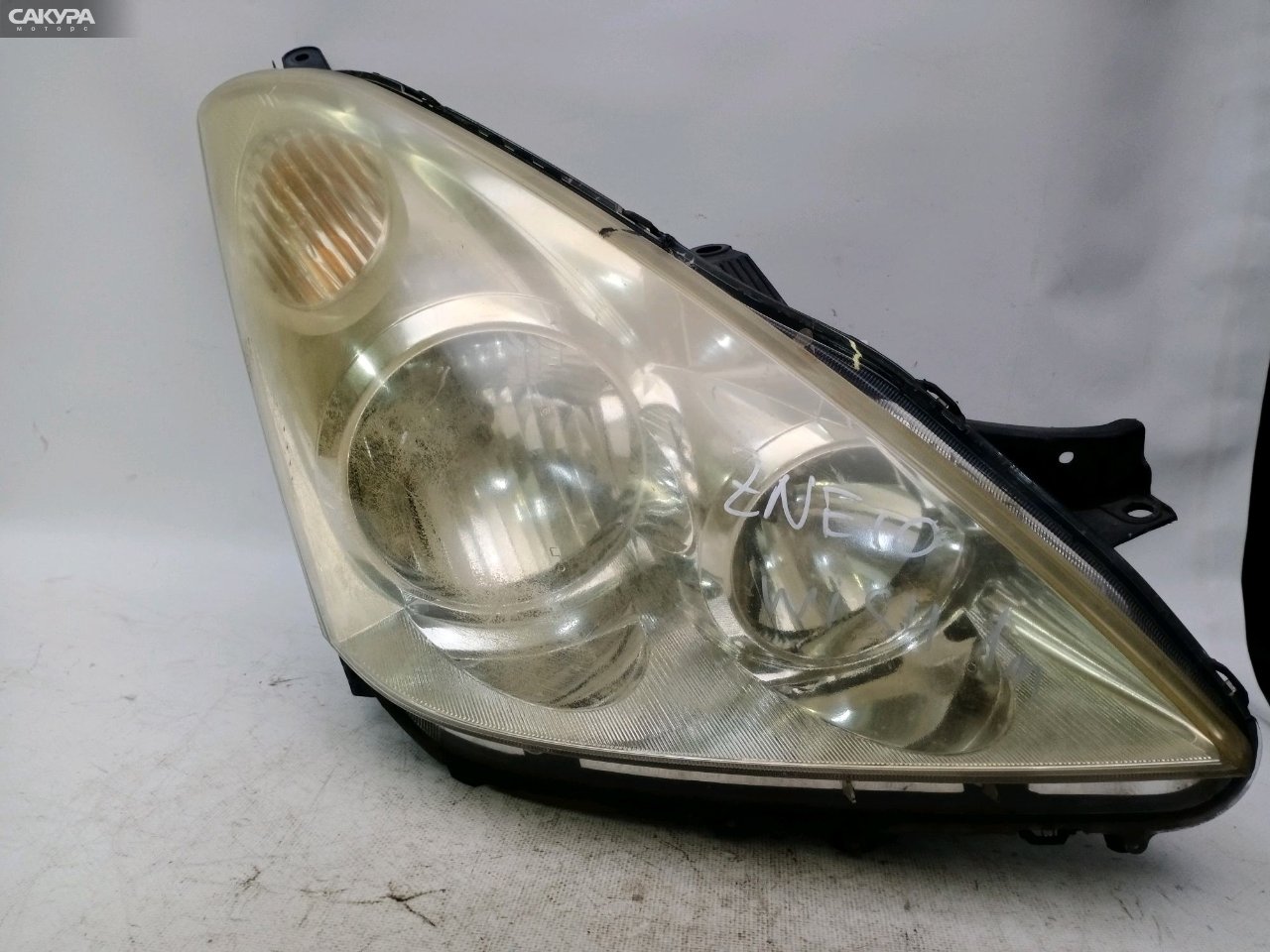 Фара правая Toyota Wish ZNE10G 1ZZ-FE 68-1: купить в Сакура Красноярск.