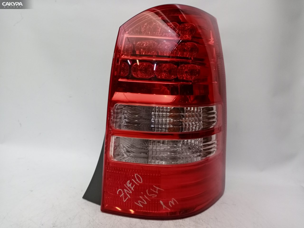 Фонарь стоп-сигнала правый Toyota Wish ZNE10G 1ZZ-FE 68-3: купить в Сакура Красноярск.