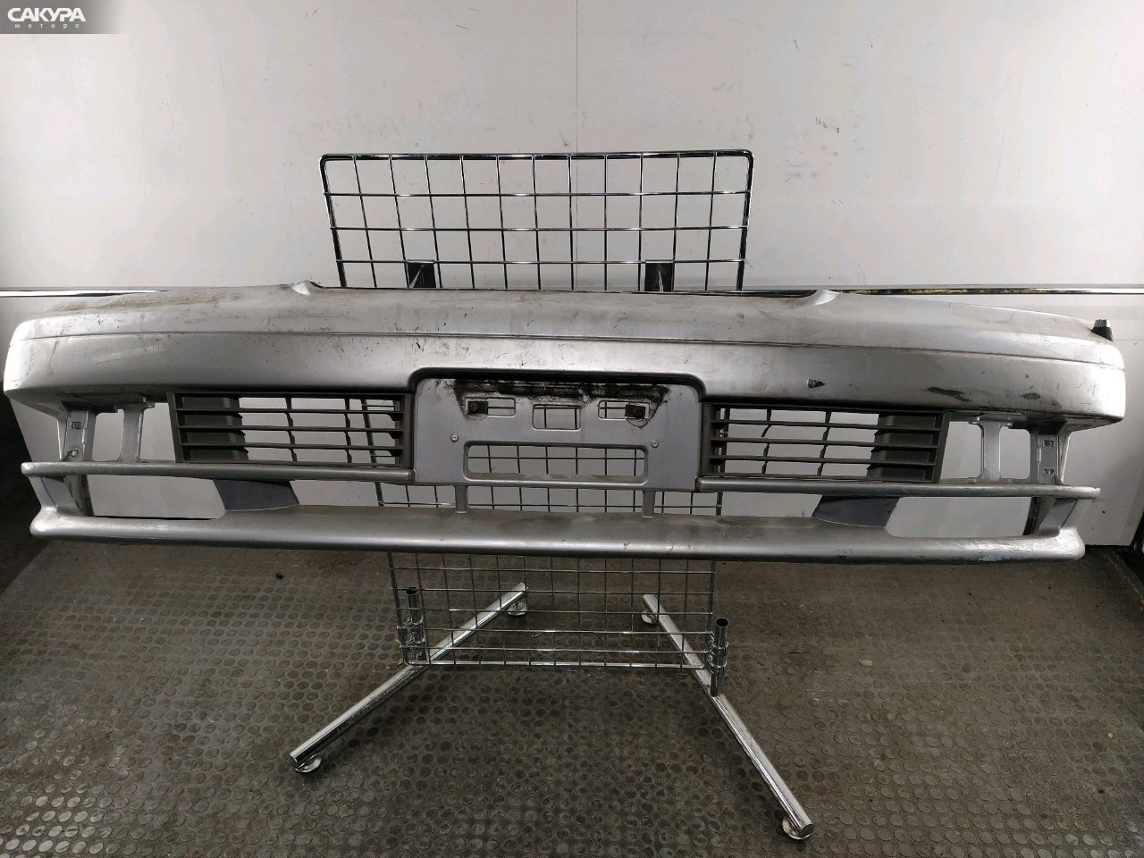 Бампер передний Nissan Cedric HY33: купить в Сакура Красноярск.