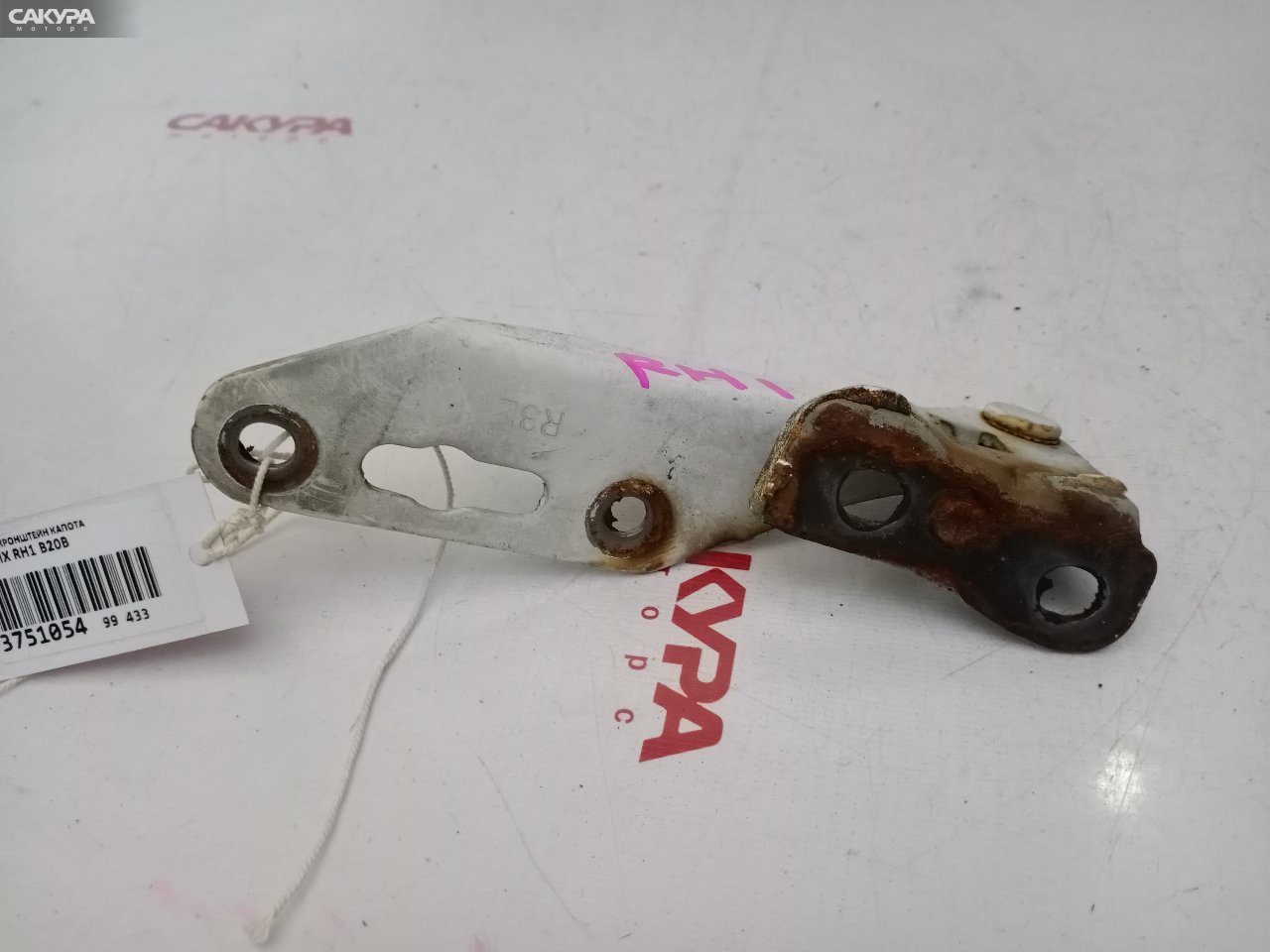 Кронштейн капота левый Honda S-MX RH1 B20B: купить в Сакура Красноярск.