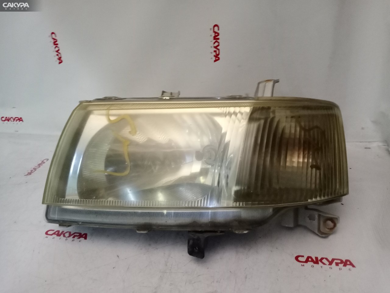 Фара левая Toyota Probox NCP51V 52-075: купить в Сакура Красноярск.