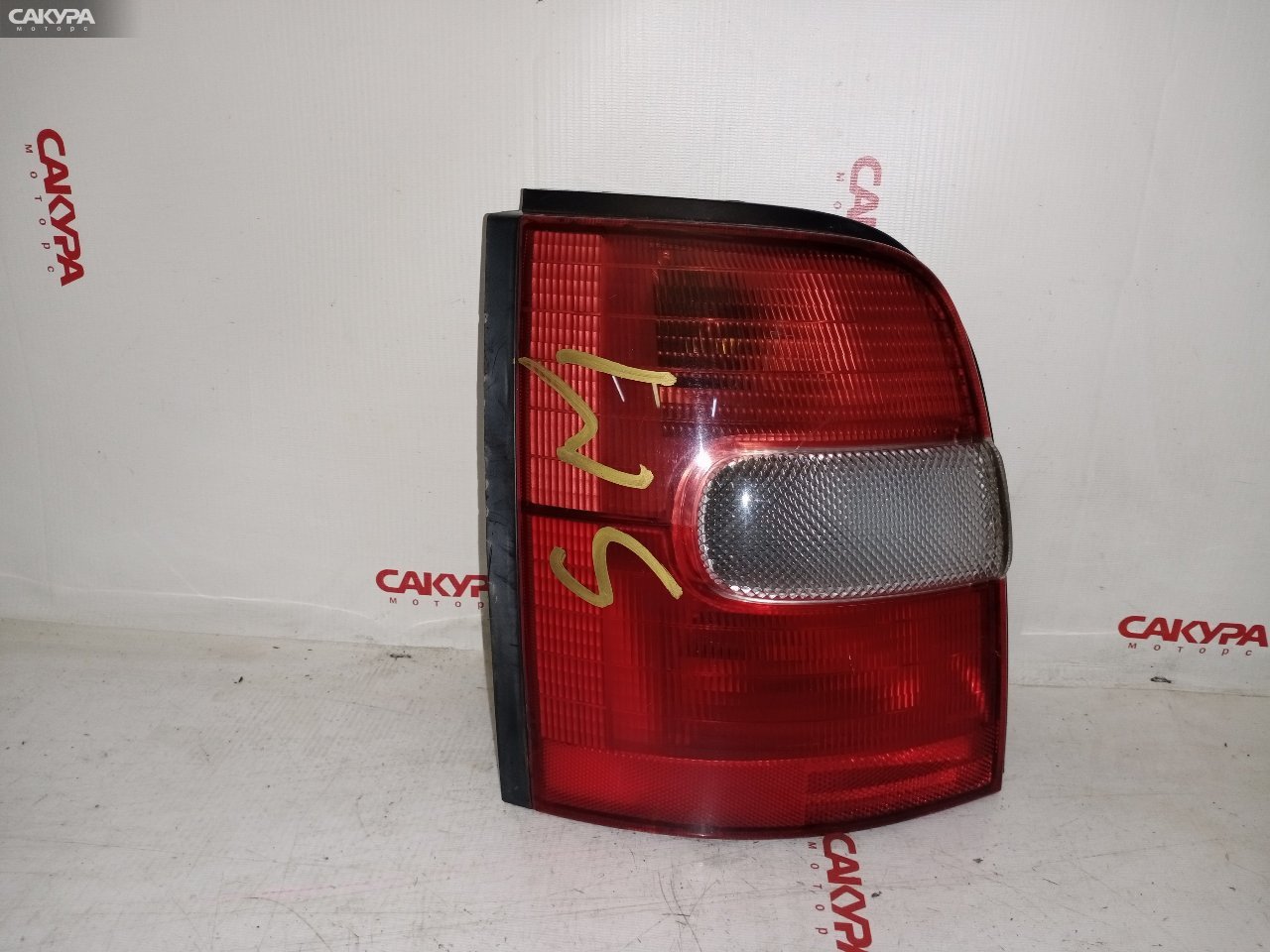 Фонарь стоп-сигнала левый Nissan March K11 CG10DE 4786: купить в Сакура Красноярск.