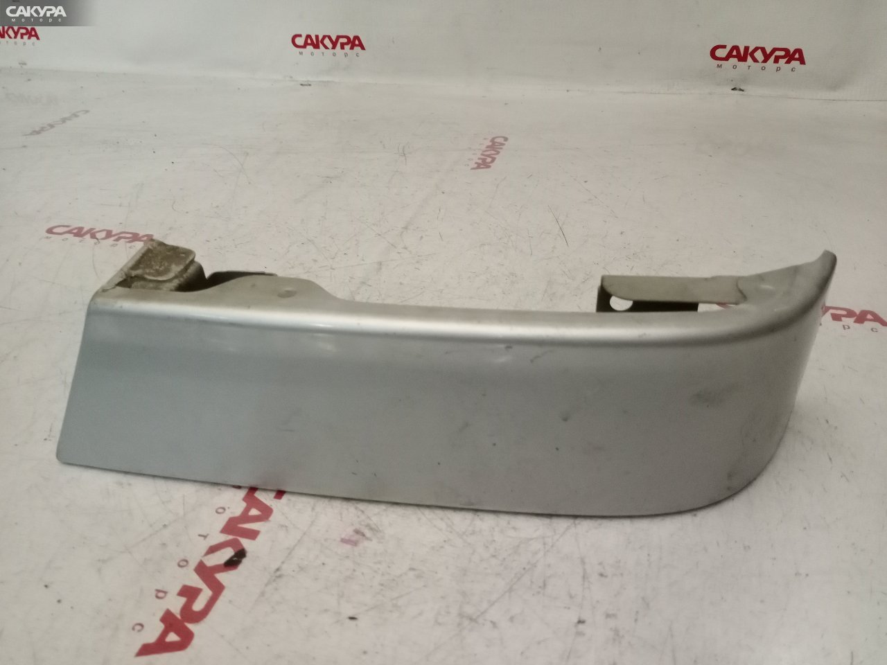 Планка под фонарь правая Nissan Sunny FB15 QG15DE: купить в Сакура Красноярск.