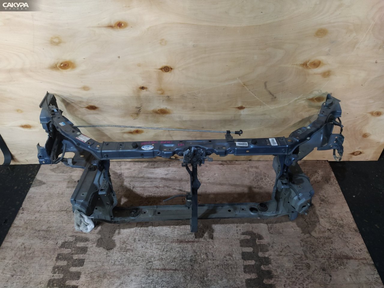 Рамка радиатора Toyota Corolla Axio NZE141 1NZ-FE: купить в Сакура Красноярск.