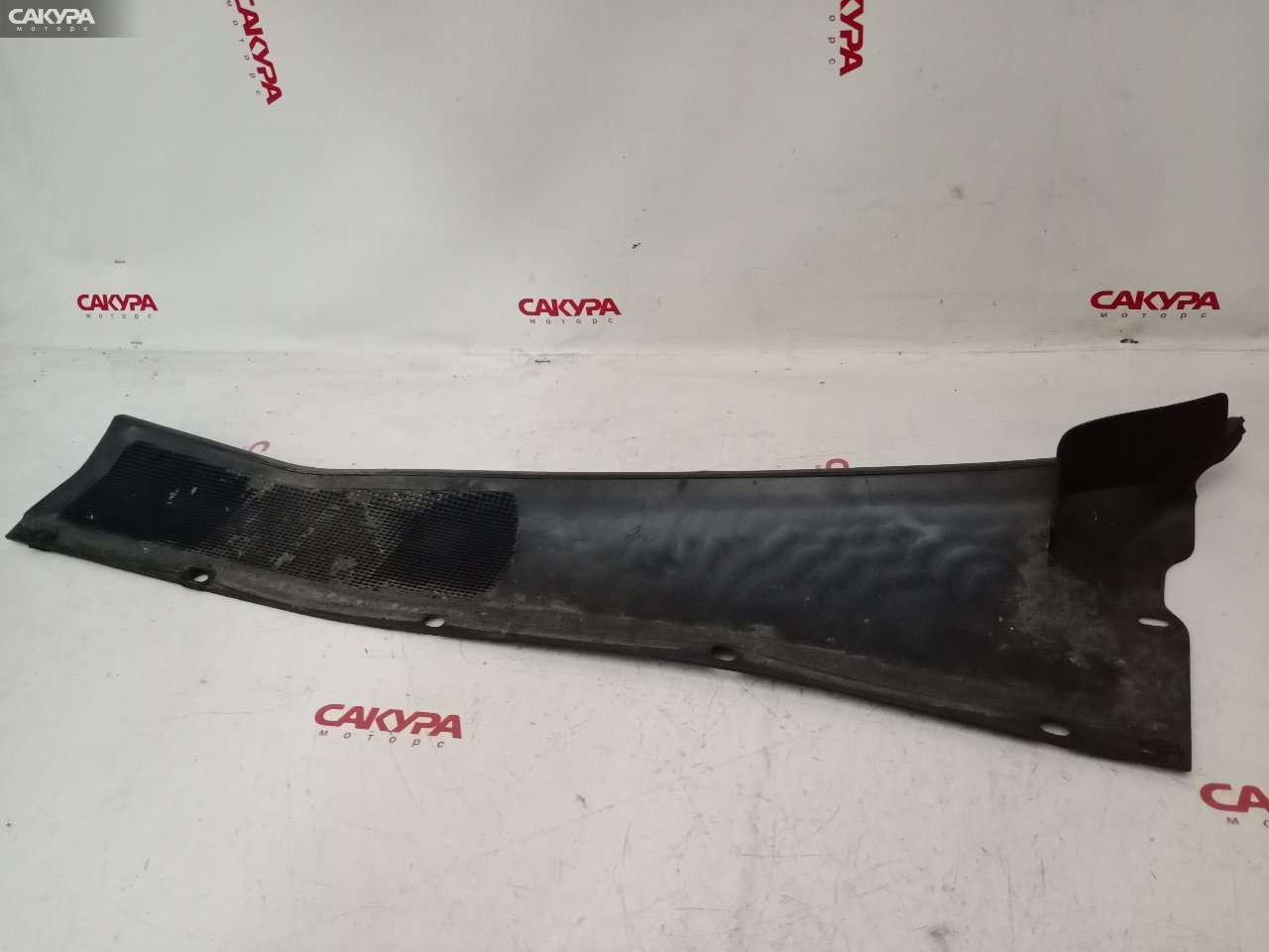 Решетка под лобовое стекло левая Toyota Mark II JZX90 1JZ-GE: купить в Сакура Красноярск.