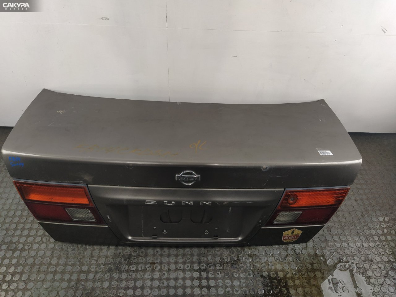Крышка багажника Nissan Sunny FB14 GA15DE: купить в Сакура Красноярск.