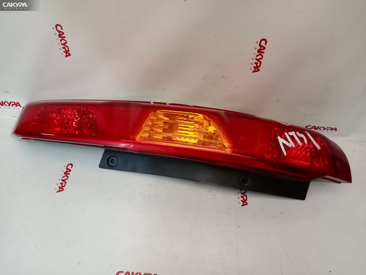 Фонарь стоп-сигнала правый Nissan X-TRAIL NT31 220-63929: купить в Сакура Красноярск.