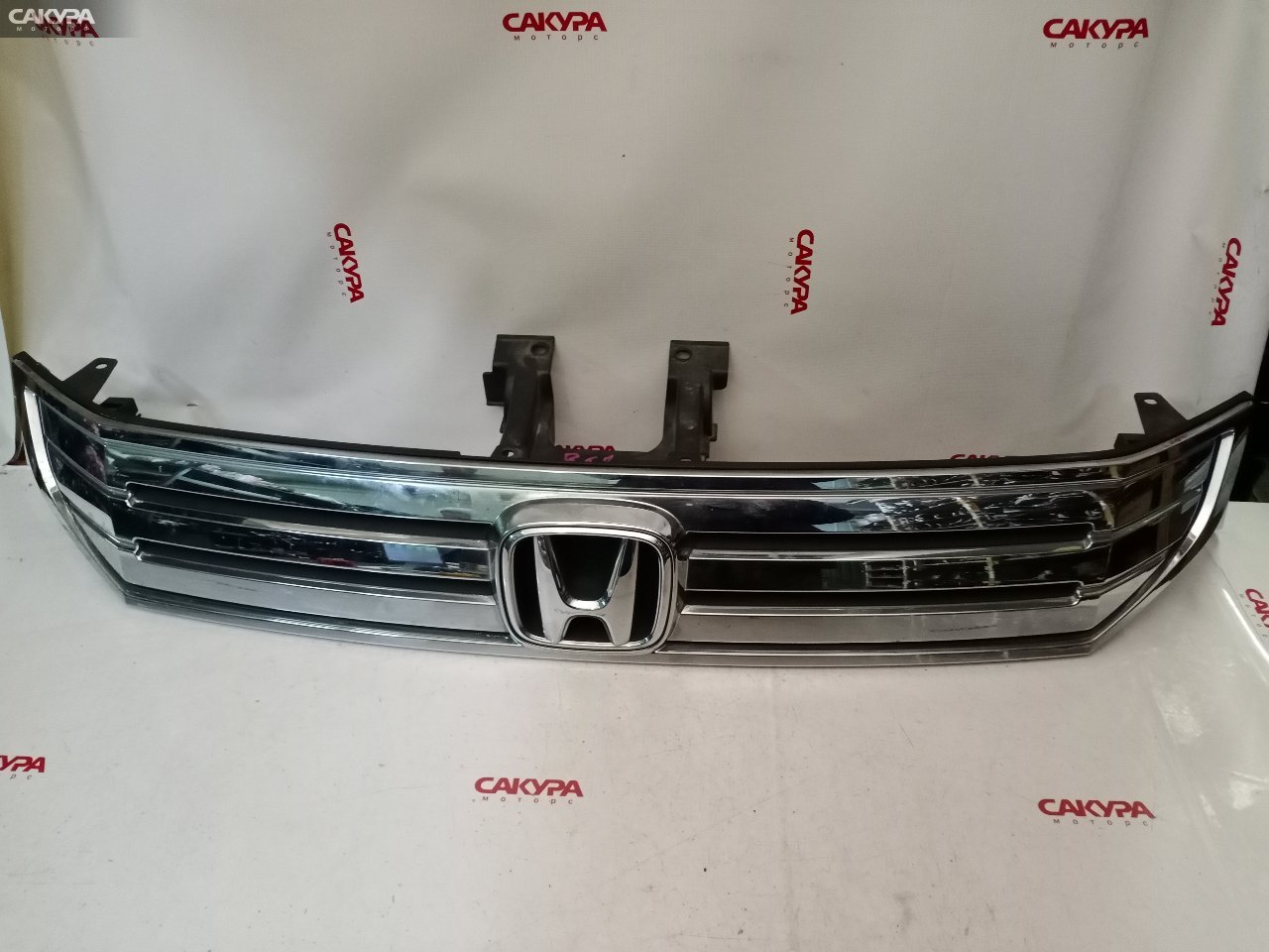 Решетка радиатора Honda Stepwgn RK1 R20A: купить в Сакура Красноярск.