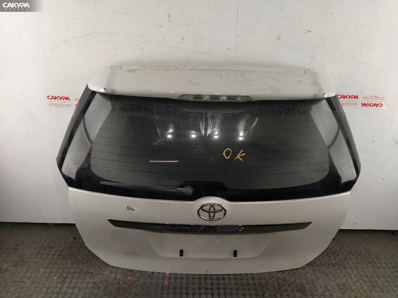 Дверь багажника Toyota Wish ZNE10G 1ZZ-FE: купить в Сакура Красноярск.