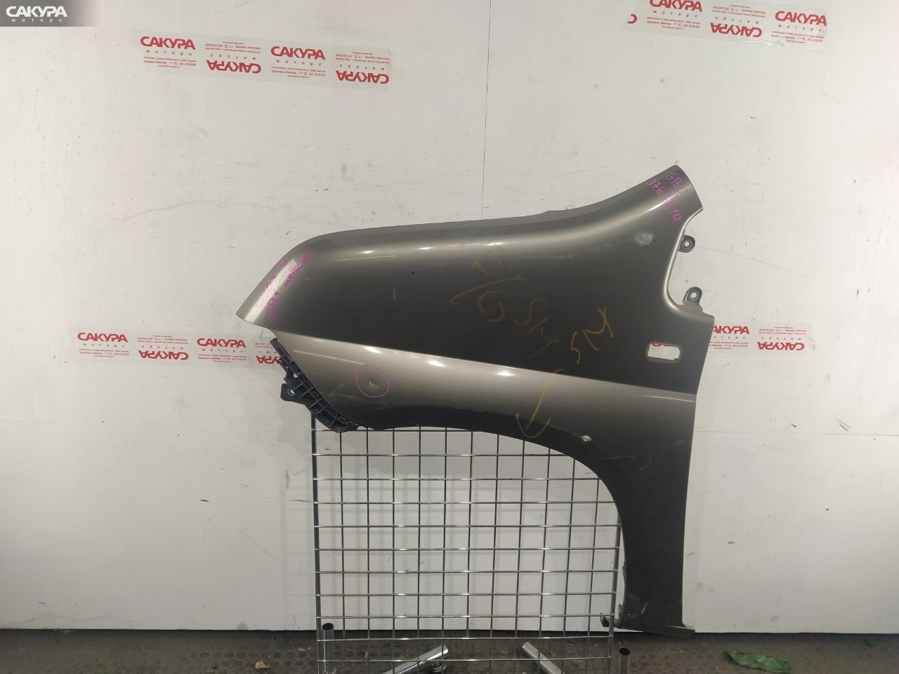Крыло переднее левое Honda Mobilio GB1 L15A: купить в Сакура Красноярск.