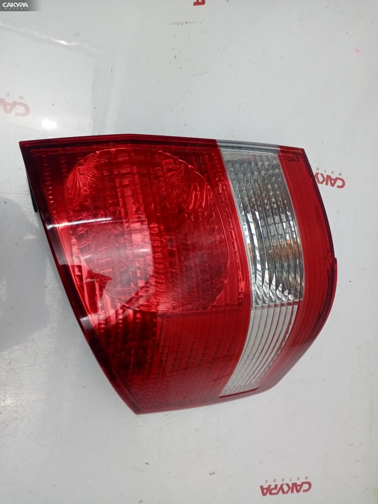 Фонарь стоп-сигнала правый Toyota Alphard ANH10W 58-4: купить в Сакура Красноярск.