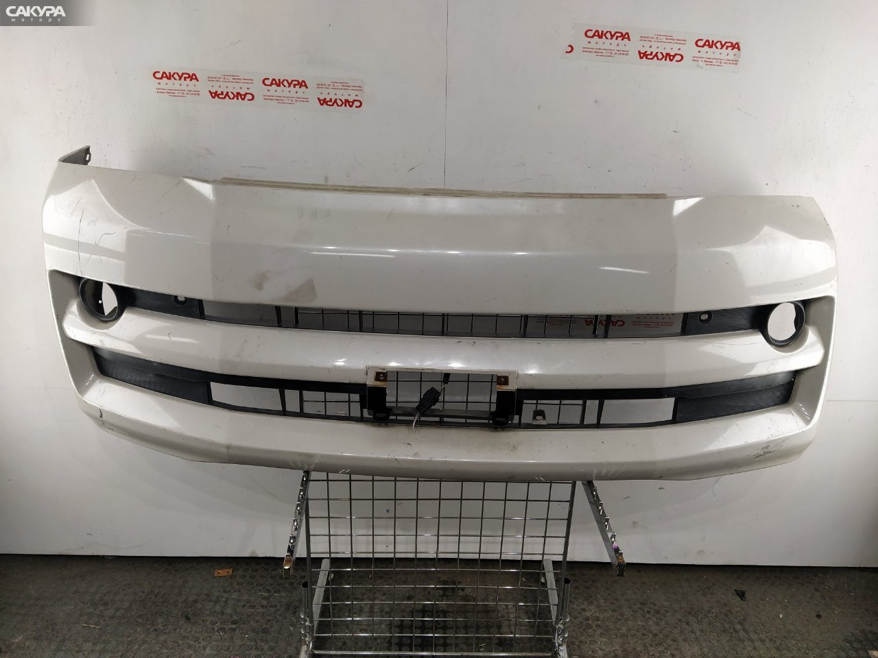 Бампер передний Toyota Voxy AZR65G 1AZ-FSE: купить в Сакура Красноярск.