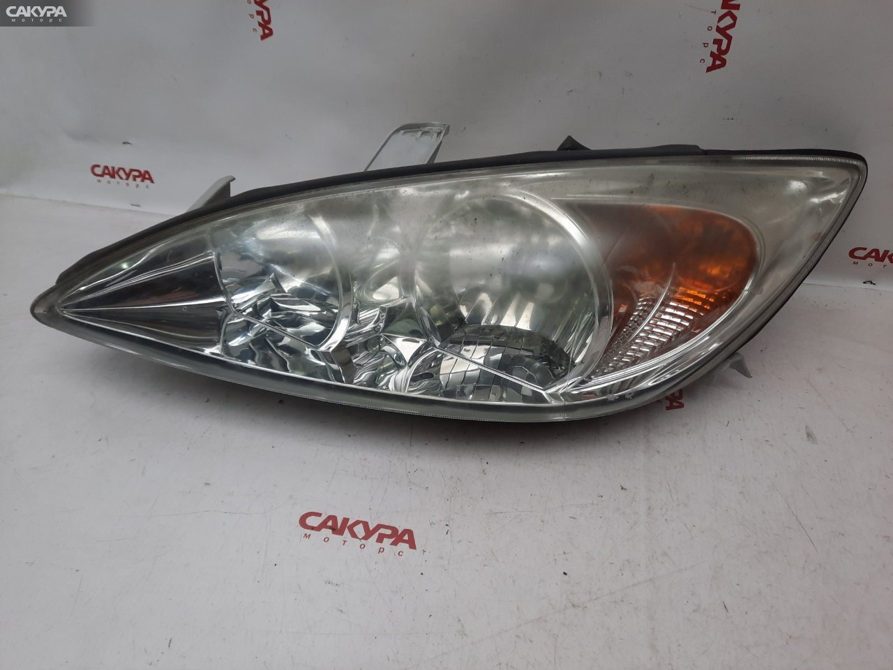 Фара левая Toyota Camry ACV30 33-64: купить в Сакура Красноярск.