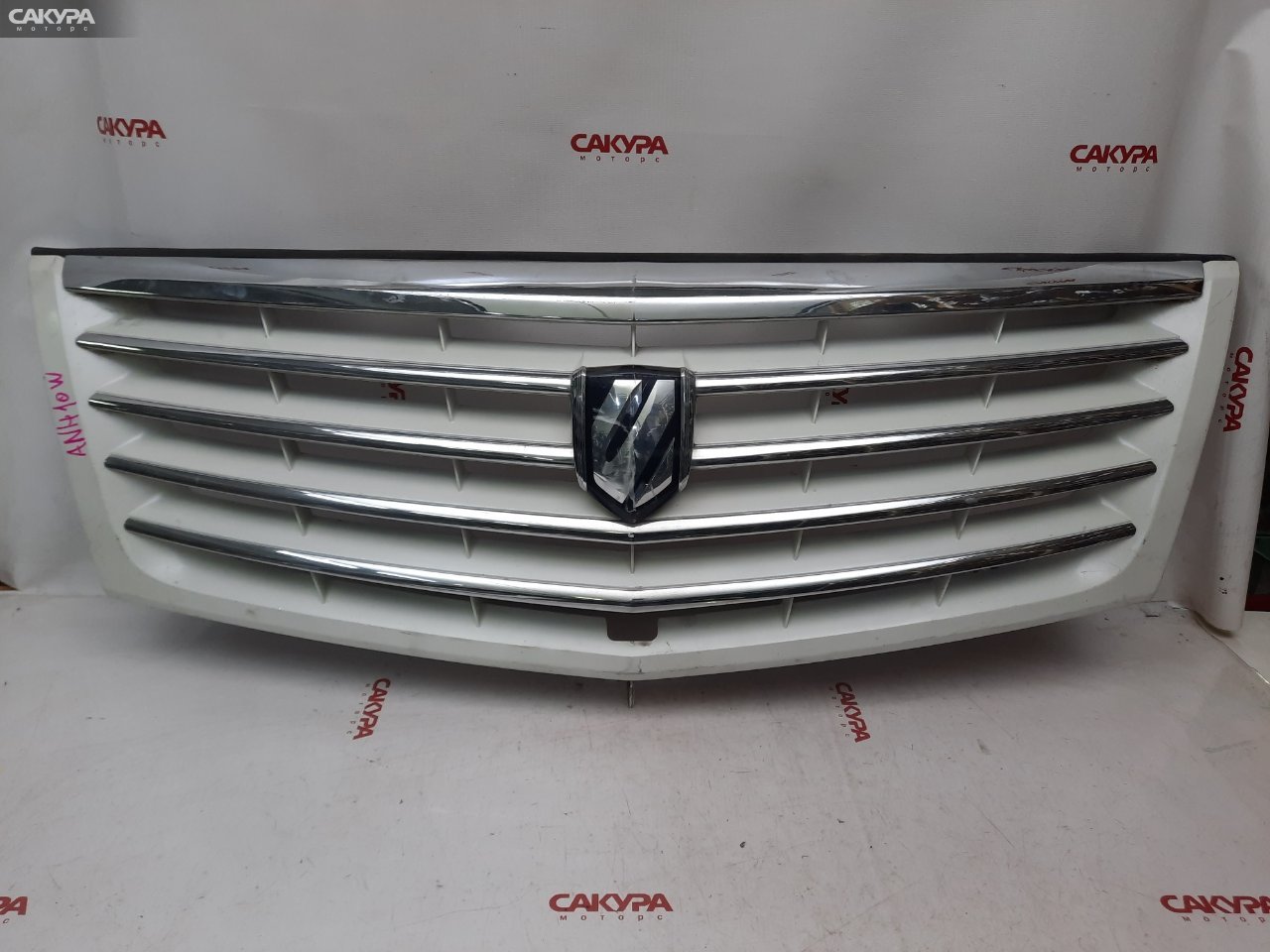 Решетка радиатора Toyota Alphard ANH10W 2AZ-FE: купить в Сакура Красноярск.