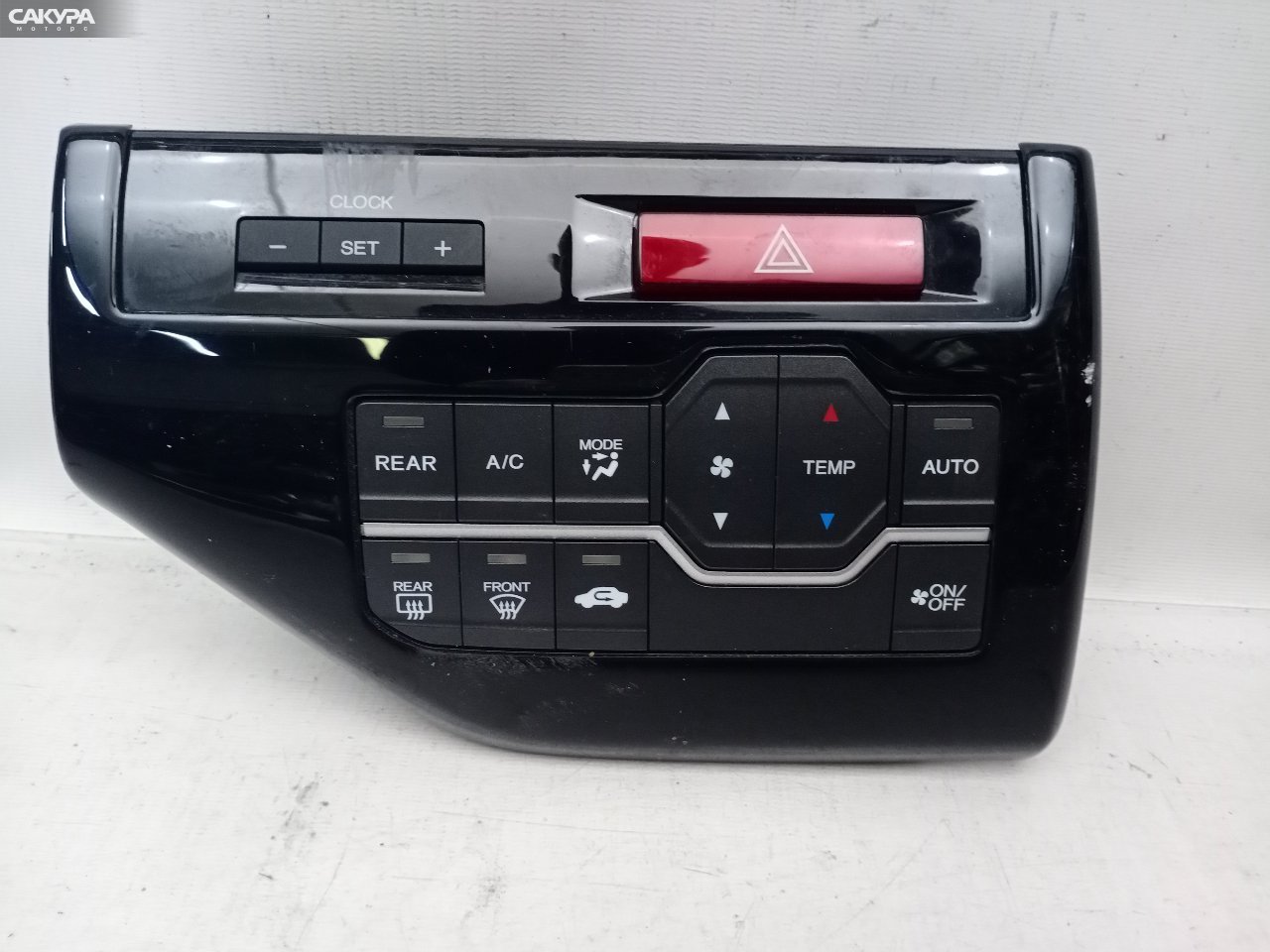 Блок управления климат-контролем Honda Stepwgn RK7 R20A: купить в Сакура Красноярск.