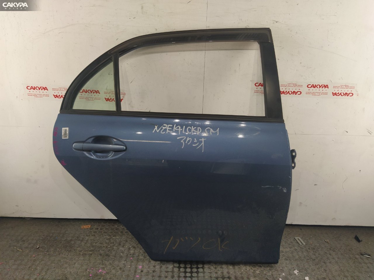 Дверь боковая задняя правая Toyota Corolla Axio NZE141 1NZ-FE: купить в Сакура Красноярск.