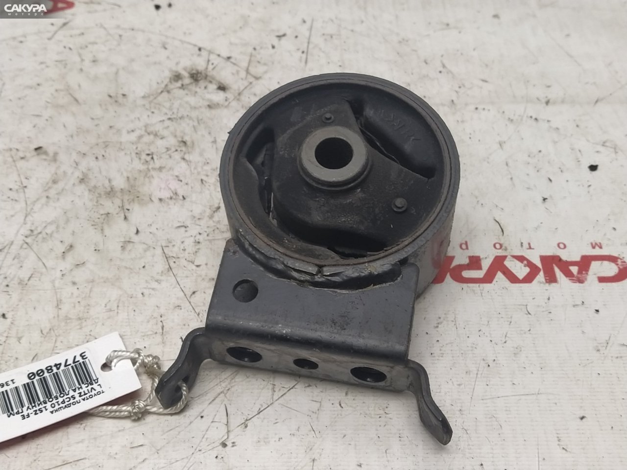 Подушка двигателя левая Toyota Vitz SCP10 1SZ-FE: купить в Сакура Красноярск.