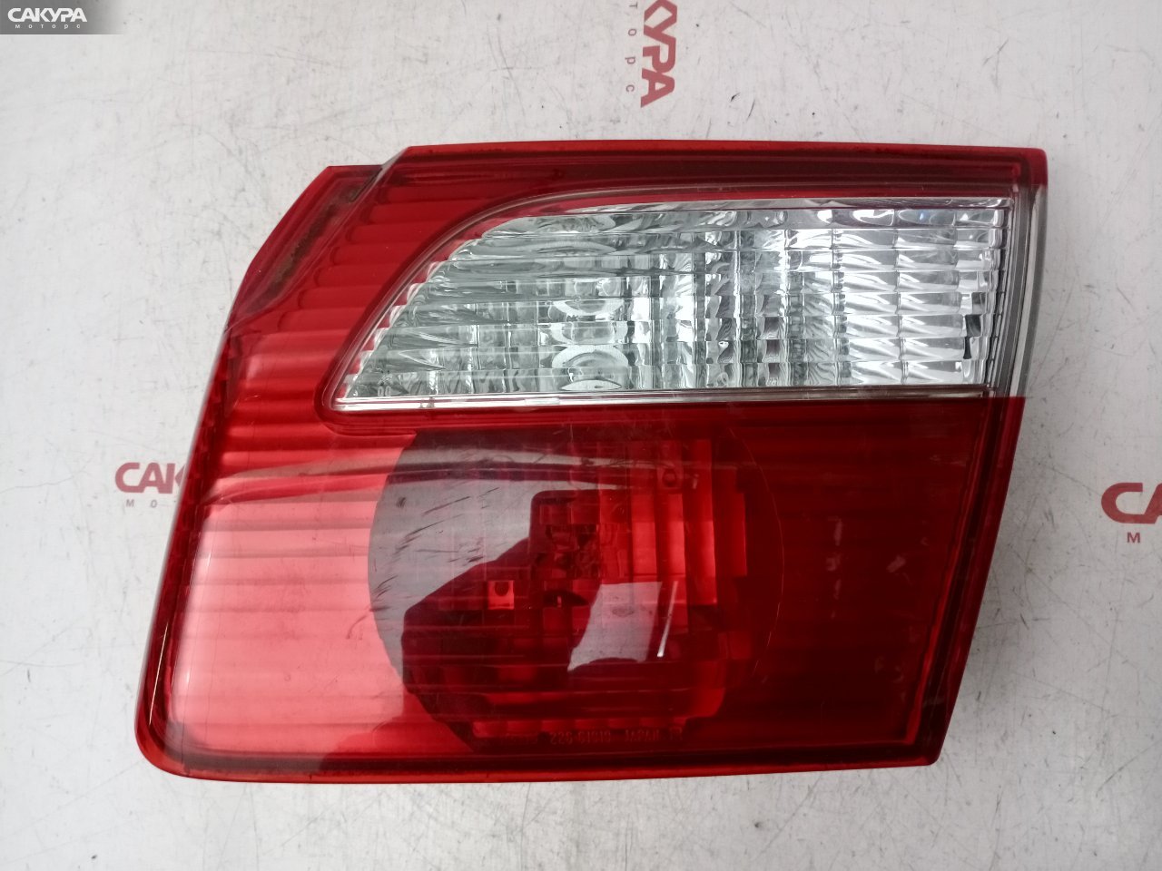 Фонарь вставка багажника правый Mazda Capella GF8P FP-DE 226-61919: купить в Сакура Красноярск.