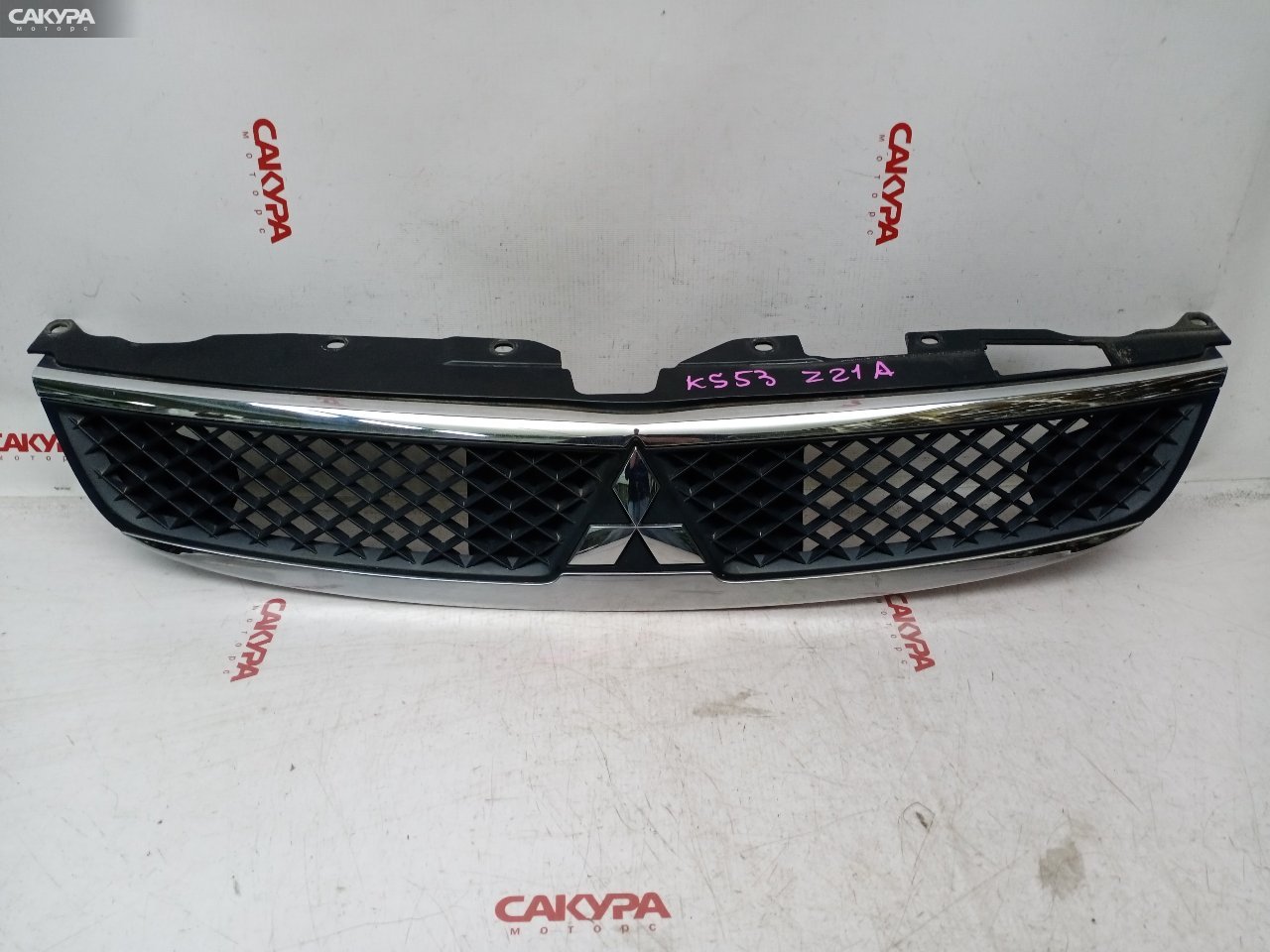 Решетка радиатора Mitsubishi Colt Z21A 4A90: купить в Сакура Красноярск.
