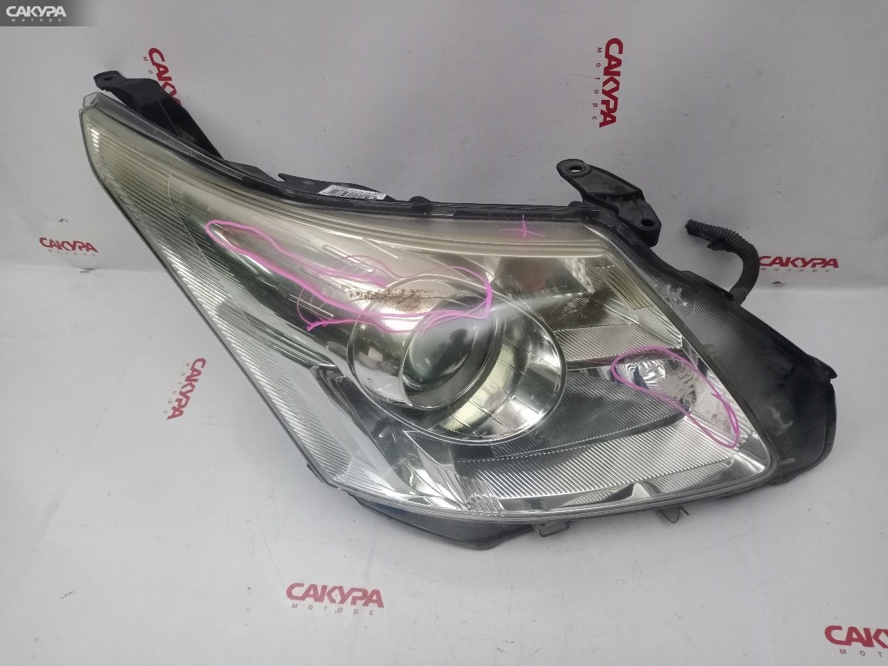Фара правая Toyota Avensis ZRT272W 3ZR-FAE 05-13: купить в Сакура Красноярск.