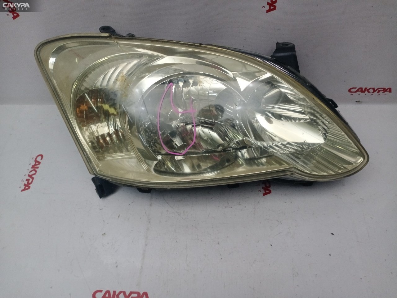 Фара правая Toyota Corolla Runx NZE121 1NZ-FE 13-92: купить в Сакура Красноярск.