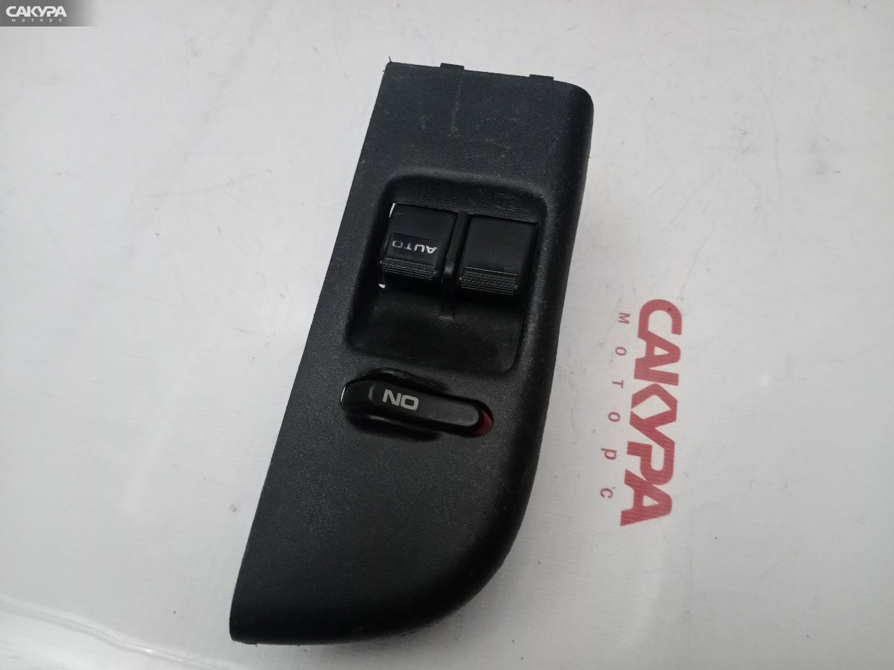 Блок управления стеклоподъемниками передний правый Honda Logo GA3 D13B: купить в Сакура Красноярск.