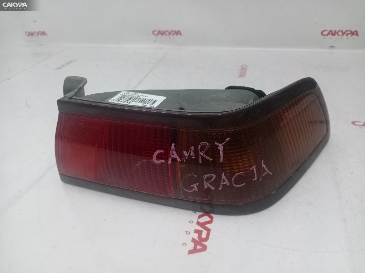 Фонарь стоп-сигнала правый Toyota Camry Gracia SXV20 33-13: купить в Сакура Красноярск.