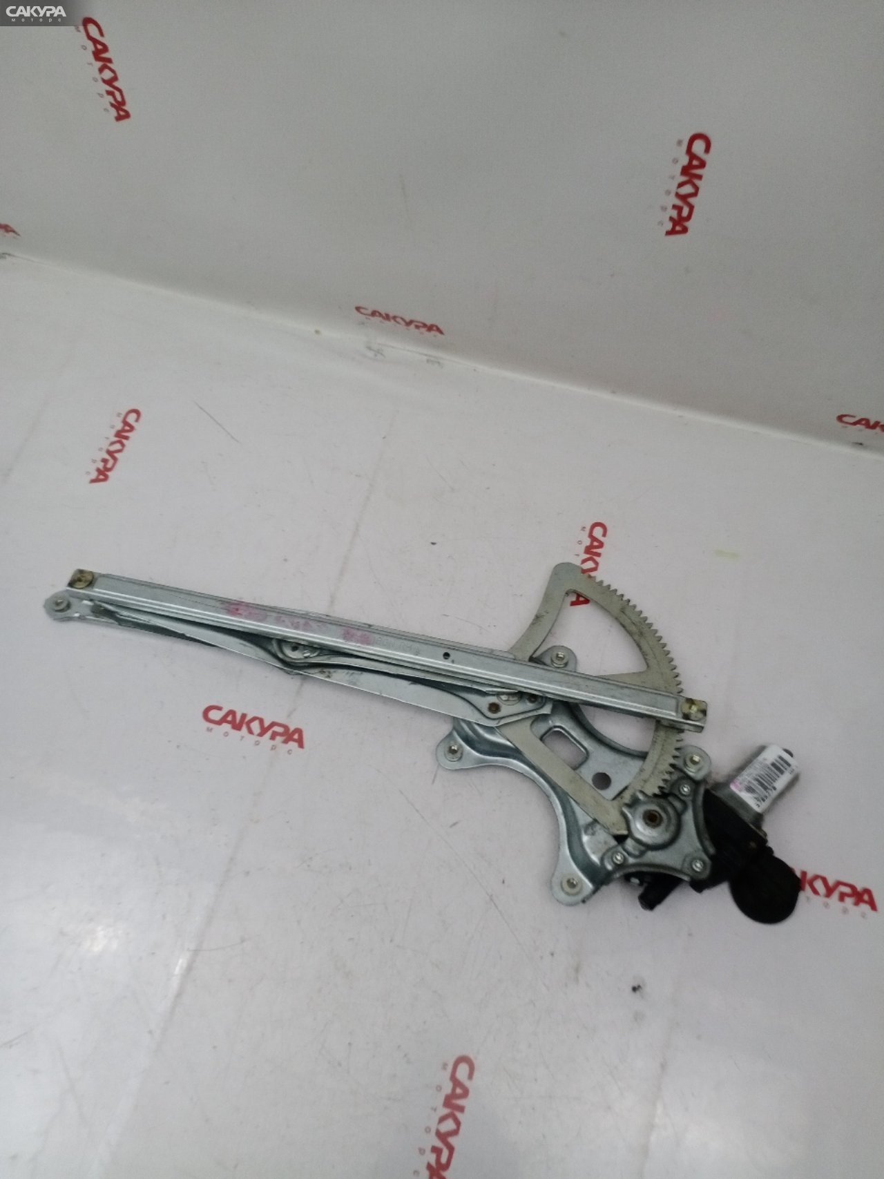Стеклоподъемник задний правый Toyota Wish ZNE10G 1ZZ-FE: купить в Сакура Красноярск.