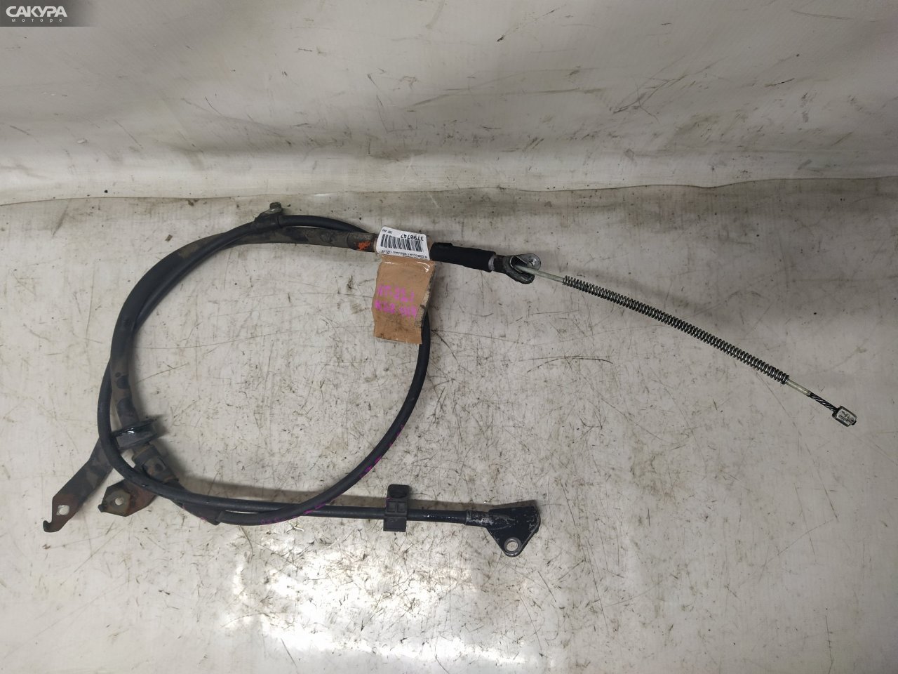 Трос ручника правый Toyota Corolla Fielder NZE144G 1NZ-FE: купить в Сакура Красноярск.