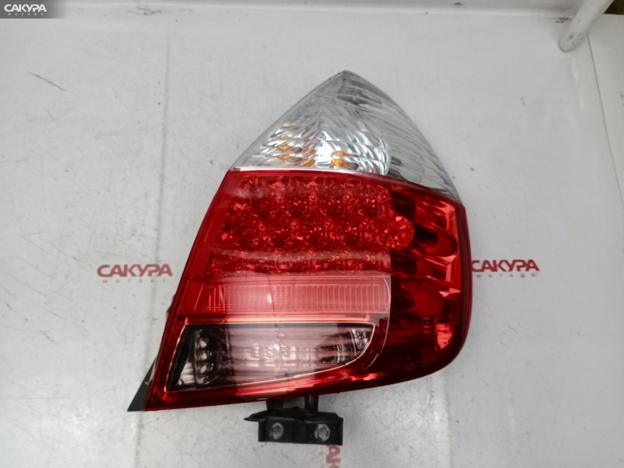 Фонарь стоп-сигнала правый Honda FIT GD1 L13A 4995: купить в Сакура Красноярск.