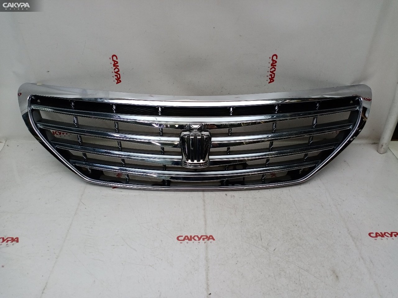Решетка радиатора Toyota Crown GRS202 3GR-FSE: купить в Сакура Красноярск.
