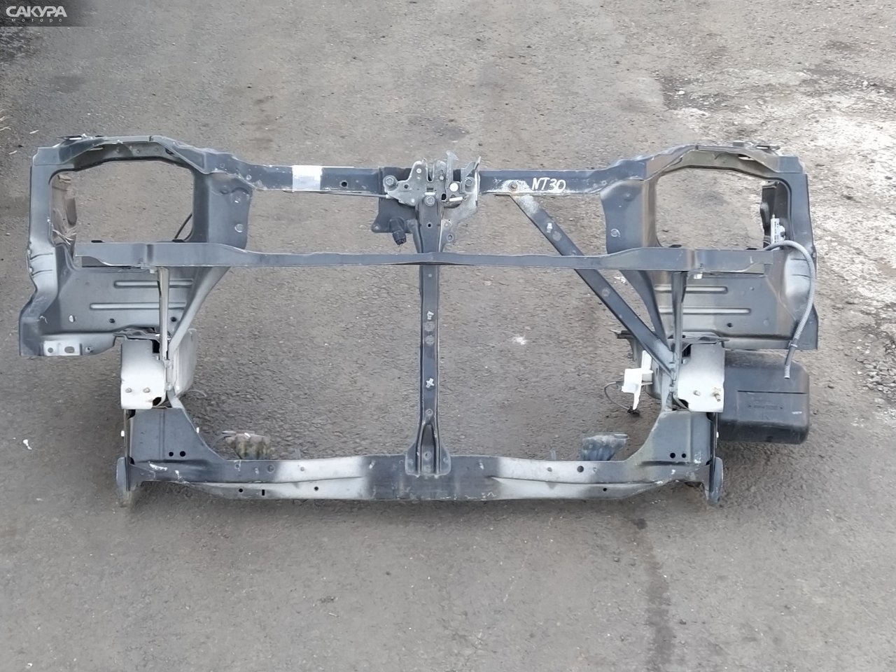 Рамка радиатора Nissan X-TRAIL NT30 QR20DE: купить в Сакура Красноярск.