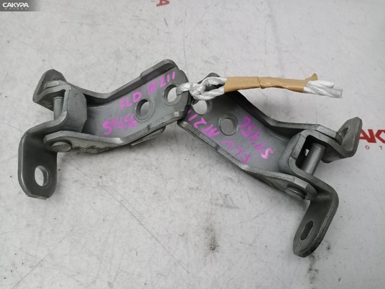Кронштейн двери передний левый Toyota Carina AT211 7A-FE: купить в Сакура Красноярск.