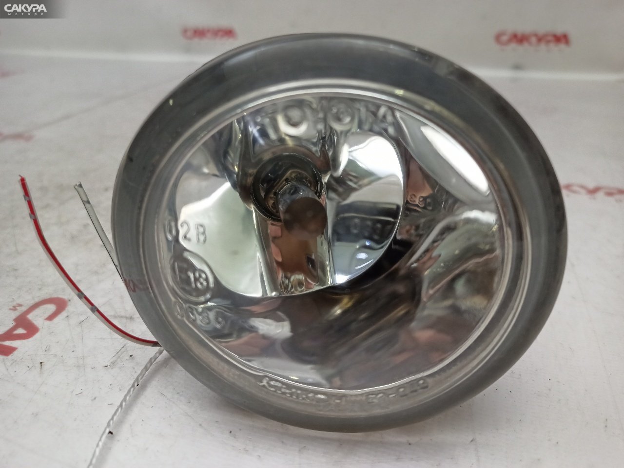 Фара противотуманная правая Toyota Wish ZNE10G 1ZZ-FE 52-040: купить в Сакура Красноярск.