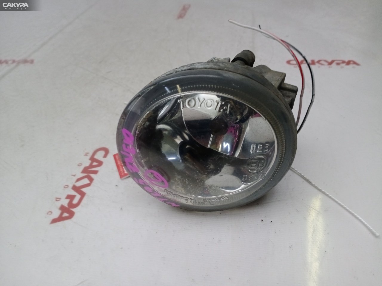 Фара противотуманная левая Toyota Wish ZNE10G 1ZZ-FE 52-040: купить в Сакура Красноярск.