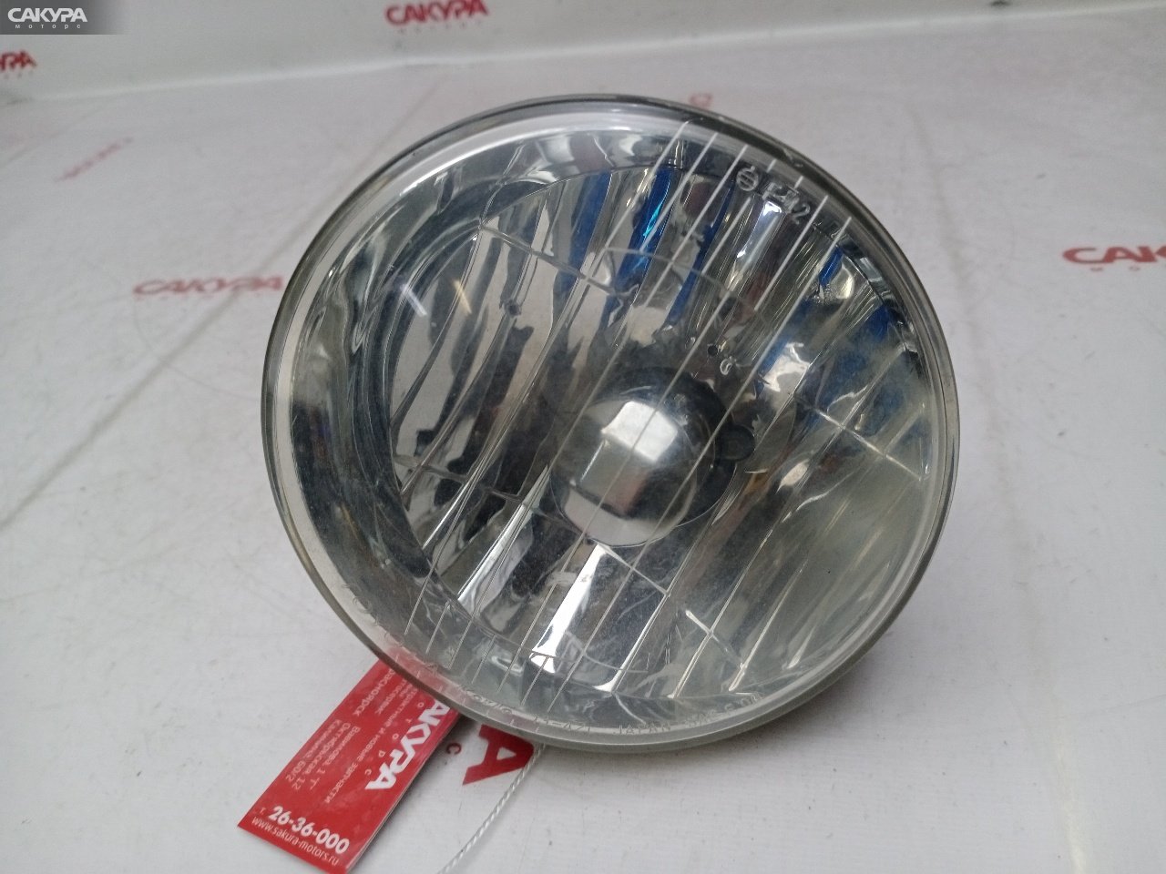 Фара противотуманная левая Toyota Voxy AZR60G 13-42: купить в Сакура Красноярск.
