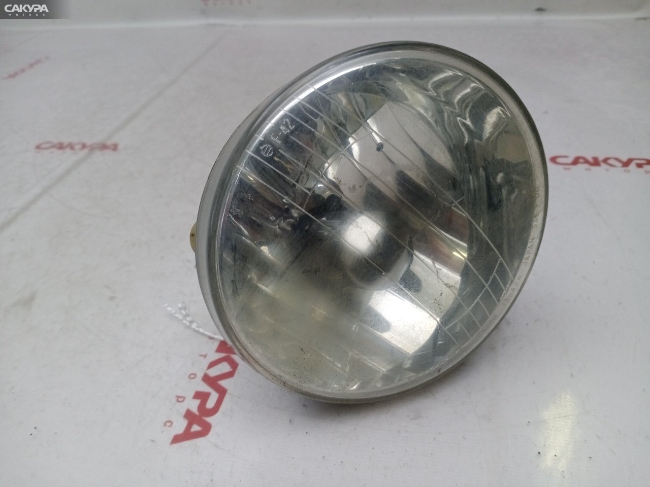 Фара противотуманная правая Toyota Voxy AZR60G 13-42: купить в Сакура Красноярск.