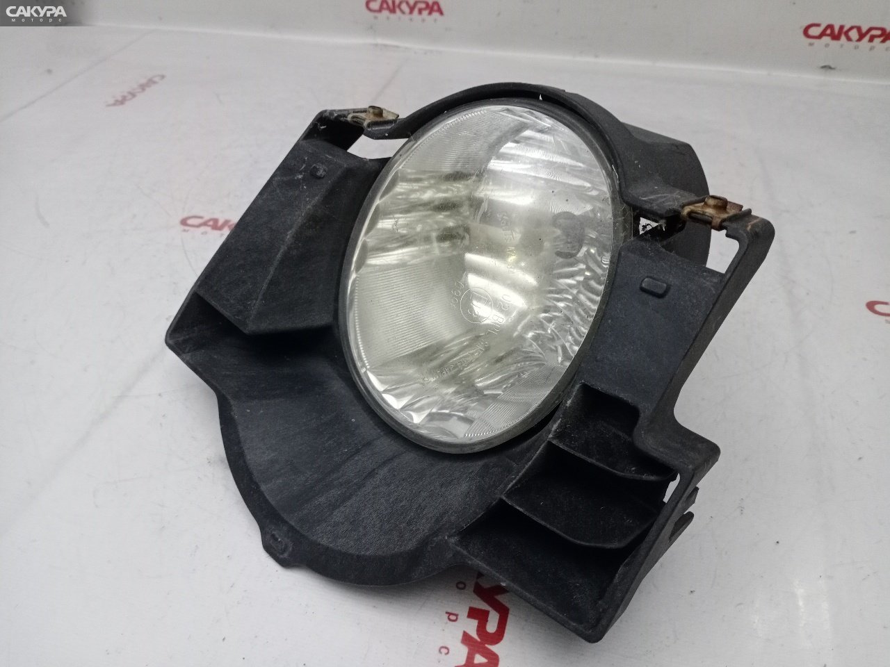 Фара противотуманная правая Toyota Voxy AZR60G 42-34: купить в Сакура Красноярск.