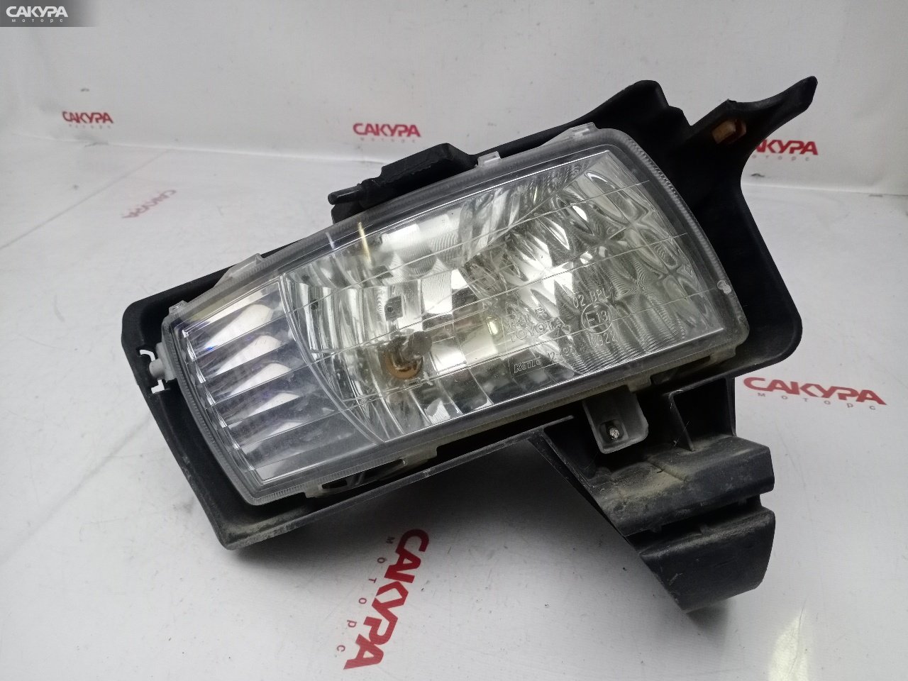 Фара противотуманная левая Toyota Wish ZNE10G 1ZZ-FE 12-495: купить в Сакура Красноярск.