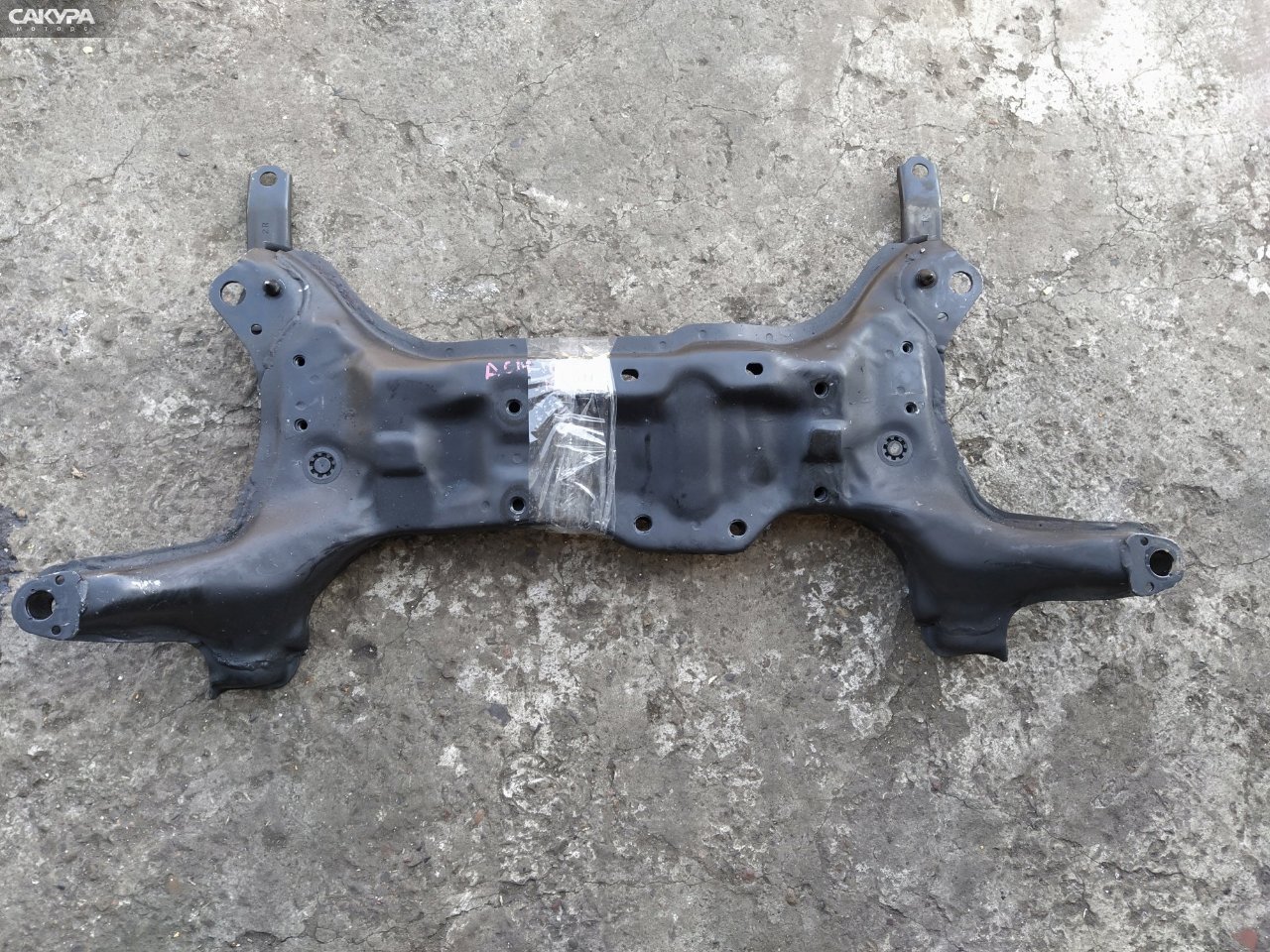 Балка поперечная передняя Toyota Gaia ACM10G 1AZ-FSE: купить в Сакура Красноярск.